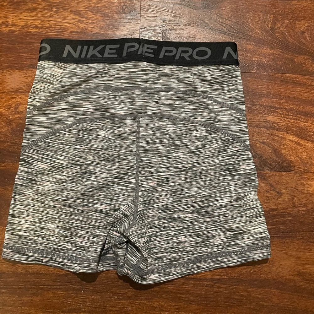 nike pro dry fit/ women’s small